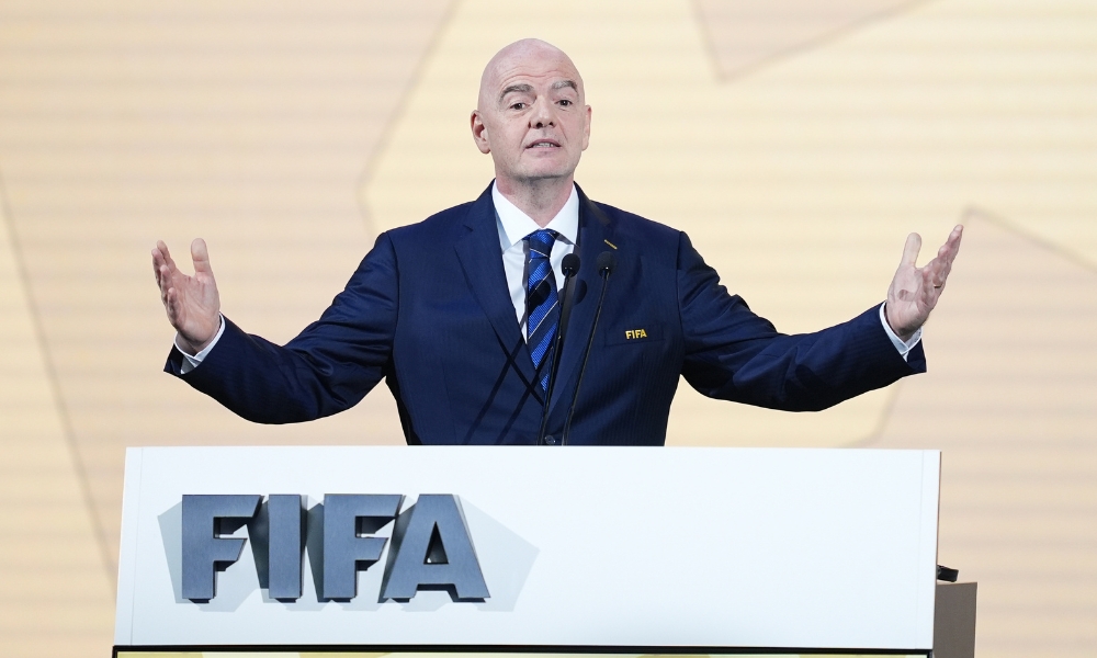 TA：阿森纳未积极推动冬窗出售球员；预计明夏将买断因卡皮耶